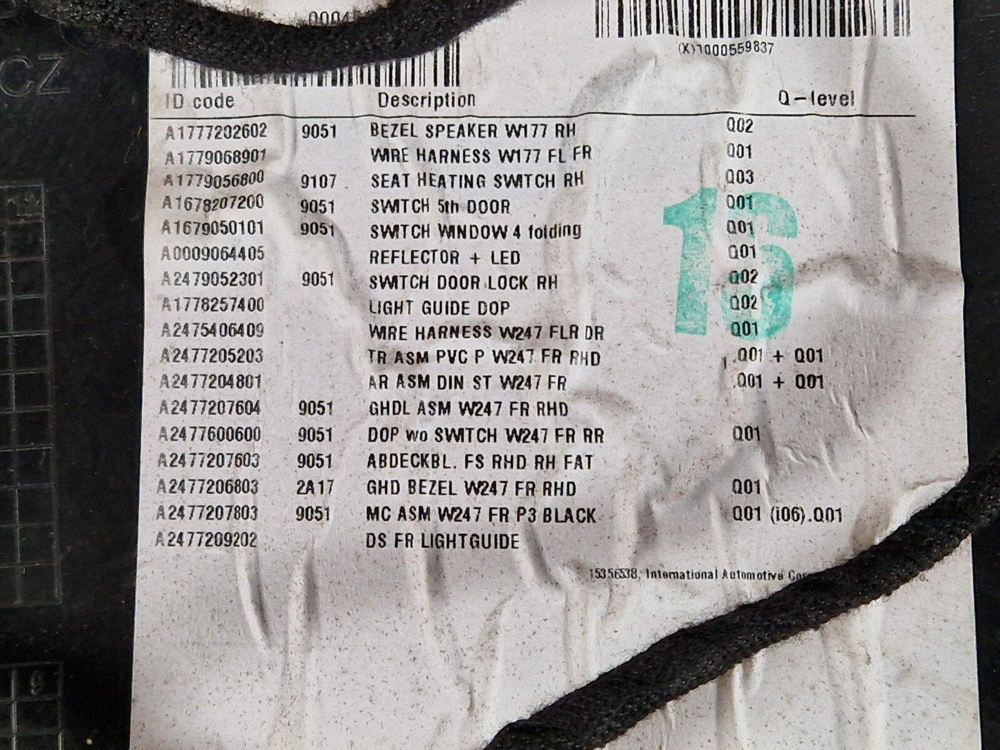 19-ON MERCEDES BENZ B CLASS W247 DOOR CARD PANEL RIGHT SIDE FRONT A2477204602
