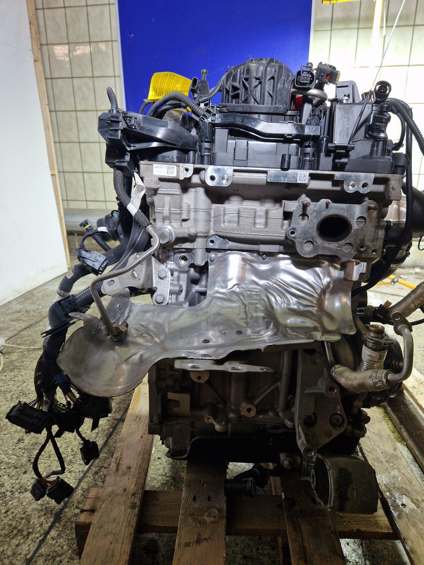 BMW 118i F40 Hatchback Engine