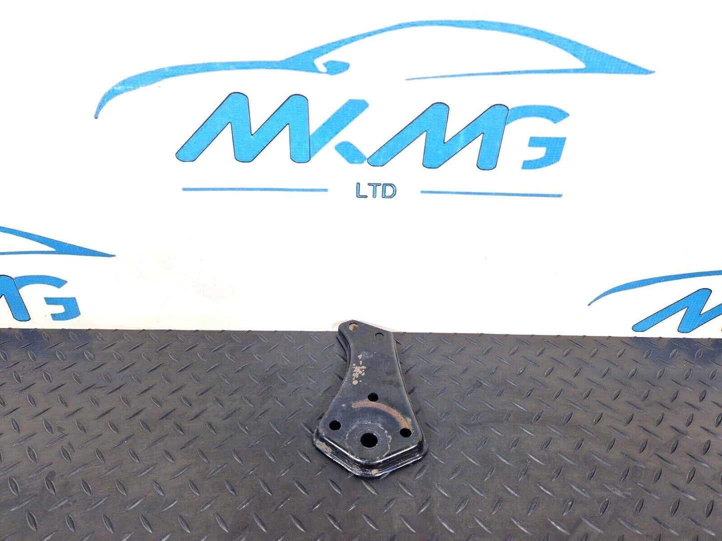 14-21 MERCEDES BENZ C220 W205 REAR SUBFRAME LEFT SIDE STOP PLATE A2053520700