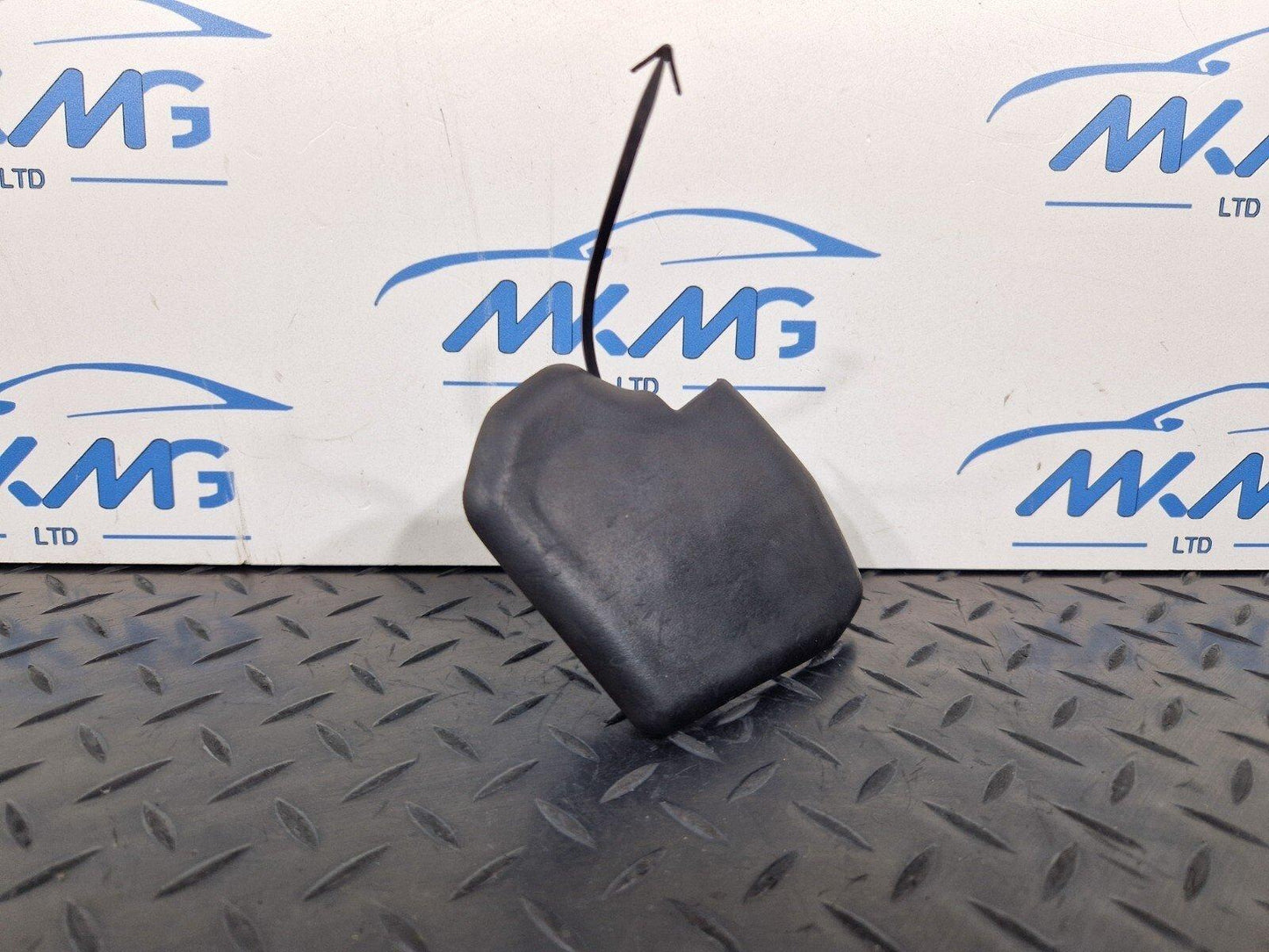 14-23 MERCEDES BENZ VITO W447 FRONT RIGHT O/S BONNET COVER TRIM A4478841674