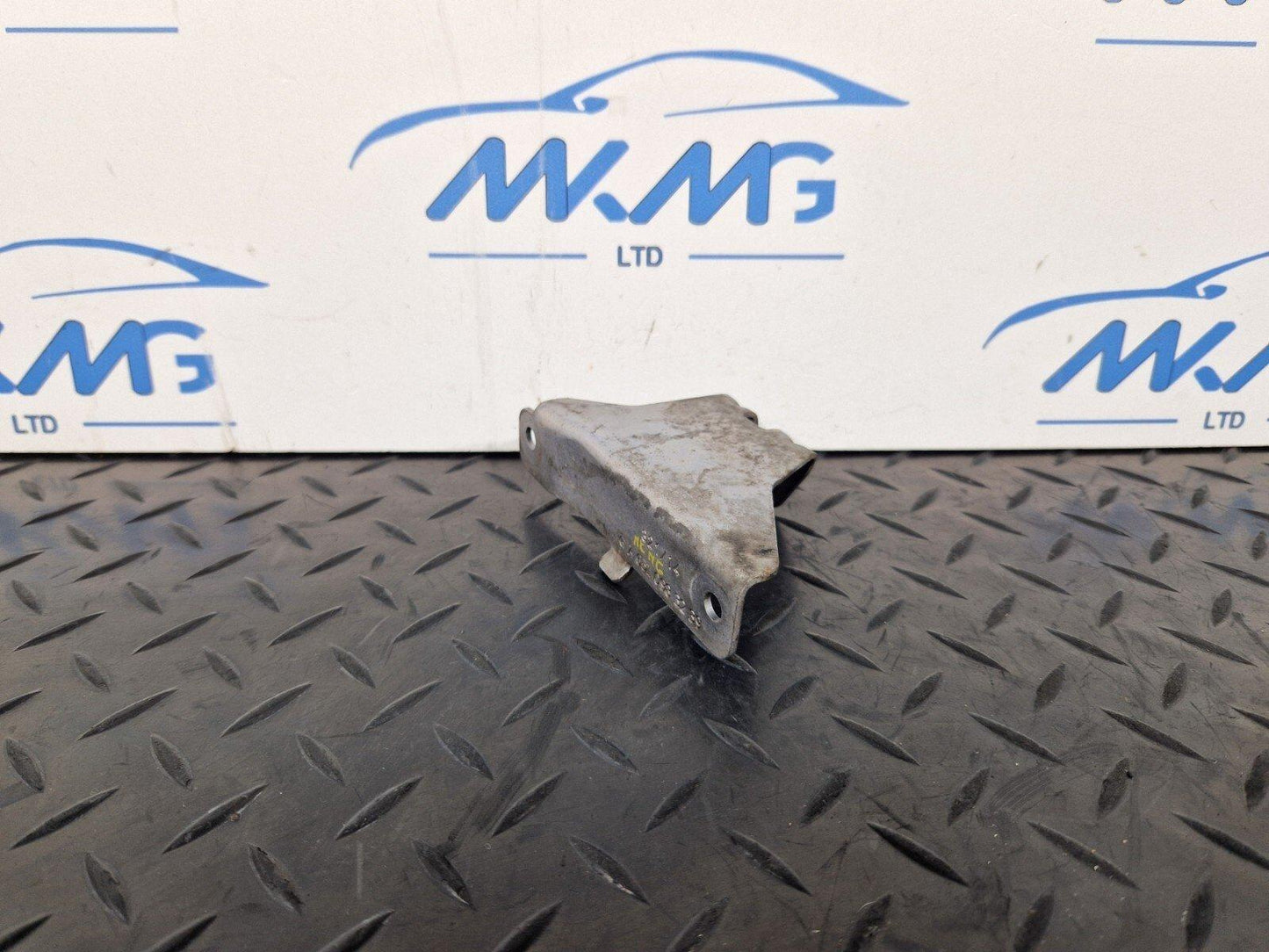 14-21 MERCEDES-BENZ C250D W205 INTAKE MANIFOLD CARRIER BRACKET A6510983239