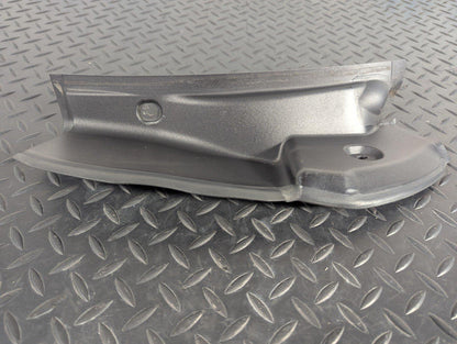 11-19 MERCEDES BENZ ML W166 GENUINE REAR RIGHT SIDE SEAL TRIM A1666910208