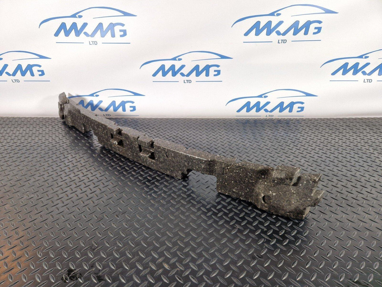 10-18 AUDI A7 4G S-LINE FRONT BUMPER FOAM FILLER PIECE REINFORCEMENT 4G8807550