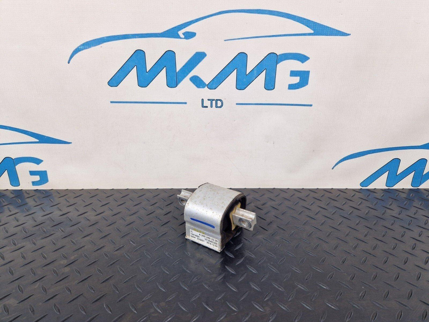 14-21 MERCEDES BENZ C200 W205 GEARBOX SUPPORT HOLDER CARRIER BRACKET A2052403300