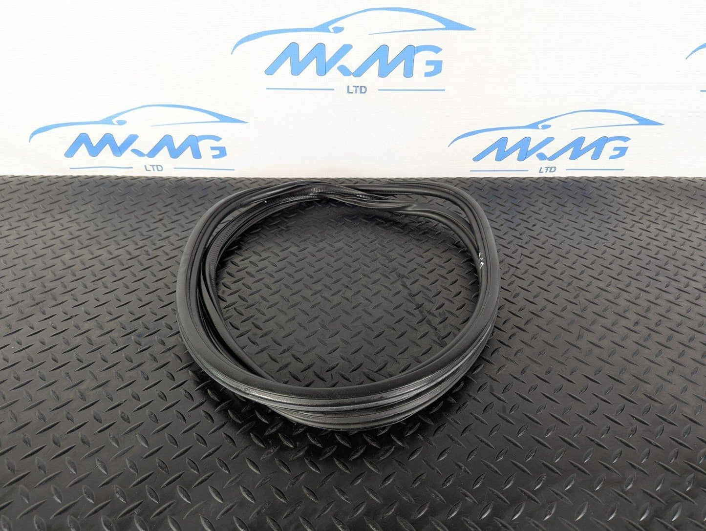 12-18 AUDI A6 C7 GENUINE REAR RIGHT OSR DOOR RUBBER / SEAL