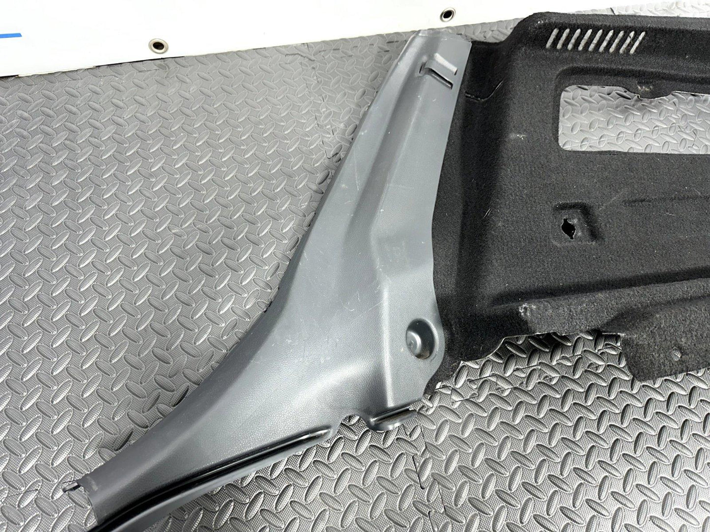 12-18 MERCEDES A-CLASS W176 GENUINE RIGHT DRIVER SIDE BOOT PANEL A1766900141