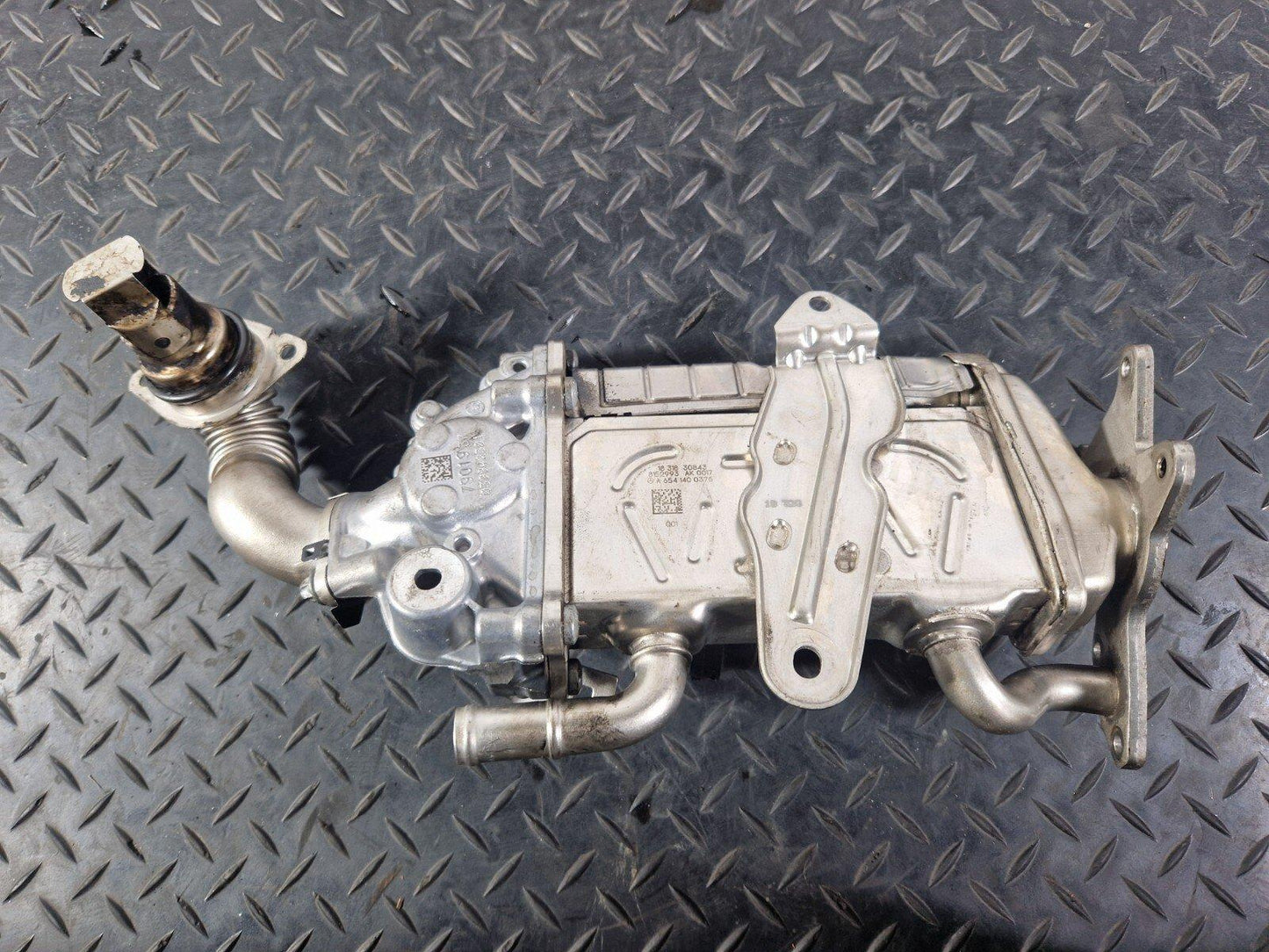 19-ON MERCEDES BENZ B CLASS W247 GENUINE EGR COOLER A6541400375