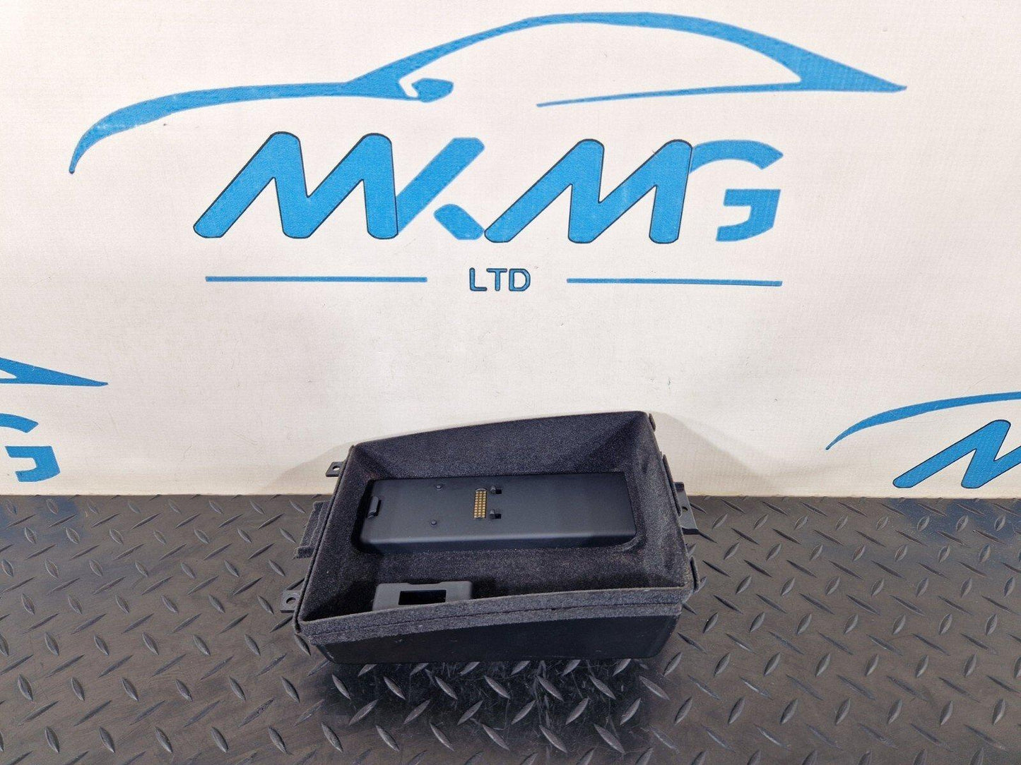 AUDI A8 4H CENTER CONSOLE ARMREST STORAGE COMPARTMENT INSERT TRAY 4H0863075M