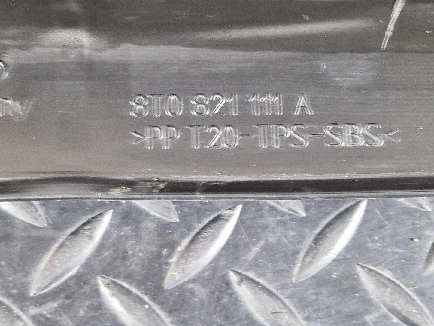 12-17 AUDI S5 CONVERTIBLE N/S LEFT FRONT WING PLATE COVER LINER GUIDE 8T0821111A