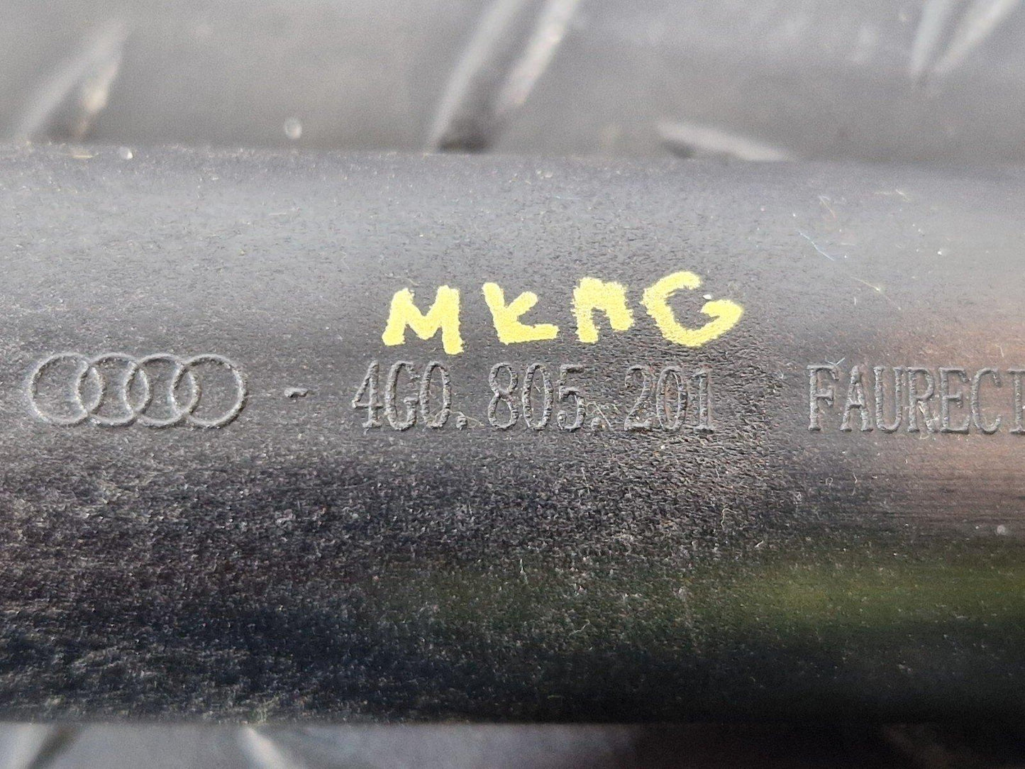 16-19 AUDI A4 B9 GENUINE OEM COOLANT REGULATOR SUPPORT 4G0805201