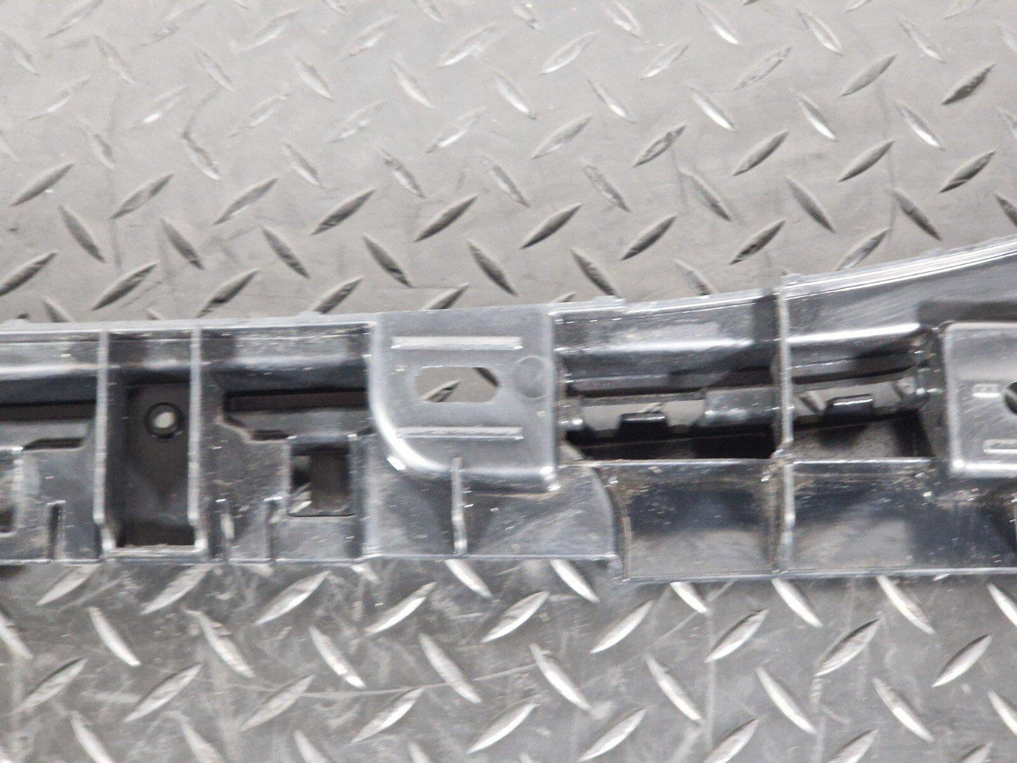 11-18 BMW 6 SERIES F06 SIDESKIRT BRACKET REAR DRIVER RIGHT SIDE 7276350