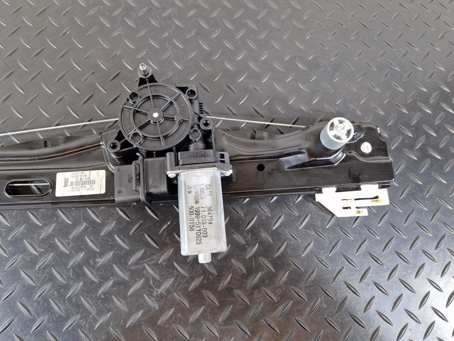 16-22 BMW X1 F48 GENUINE OEM REAR RIGHT O/S WINDOW REGULATOR & MOTOR 7349512
