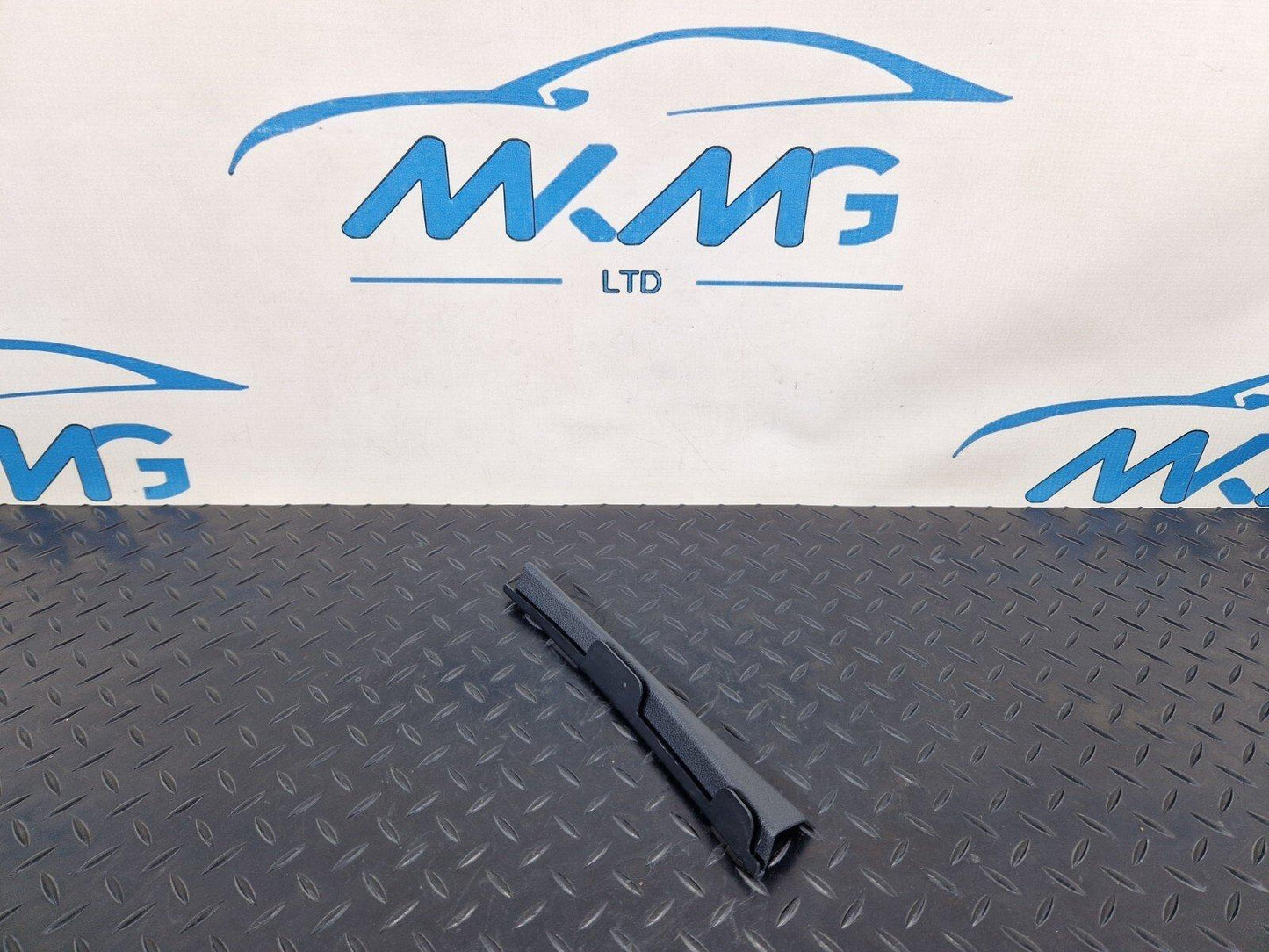 16-19 AUDI A4 AVANT B9 S-LINE GENUINE RIGHT SIDE A PILLAR BRACKET 8W0868204