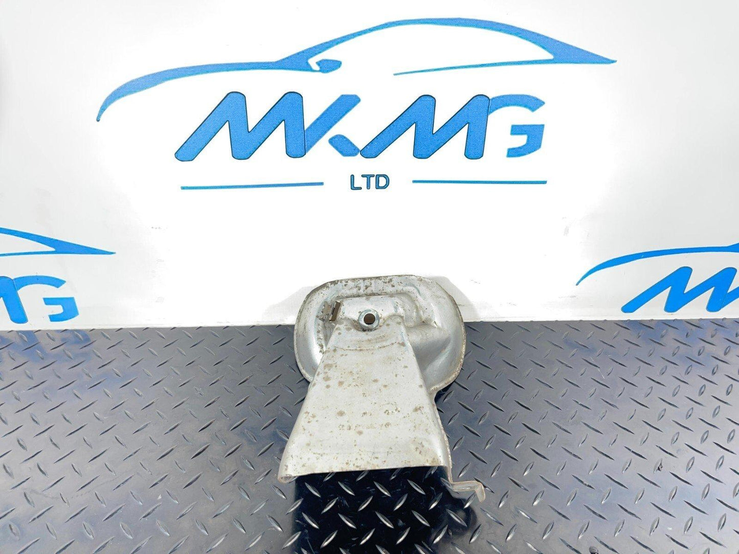 14-21 MERCEDES BENZ C350e W205 Engine Mount Cover A2052400345