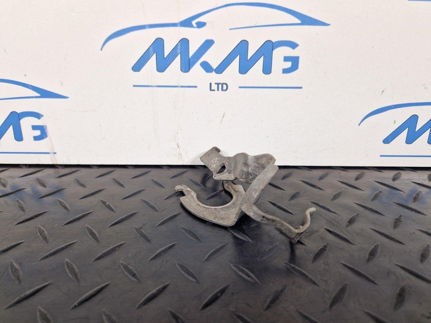BMW 1 2 X1 X2 X3 SERIES BRAKE HOSE BRACKET LEFT SIDE F40 F44 F48 G01 G02 6854967