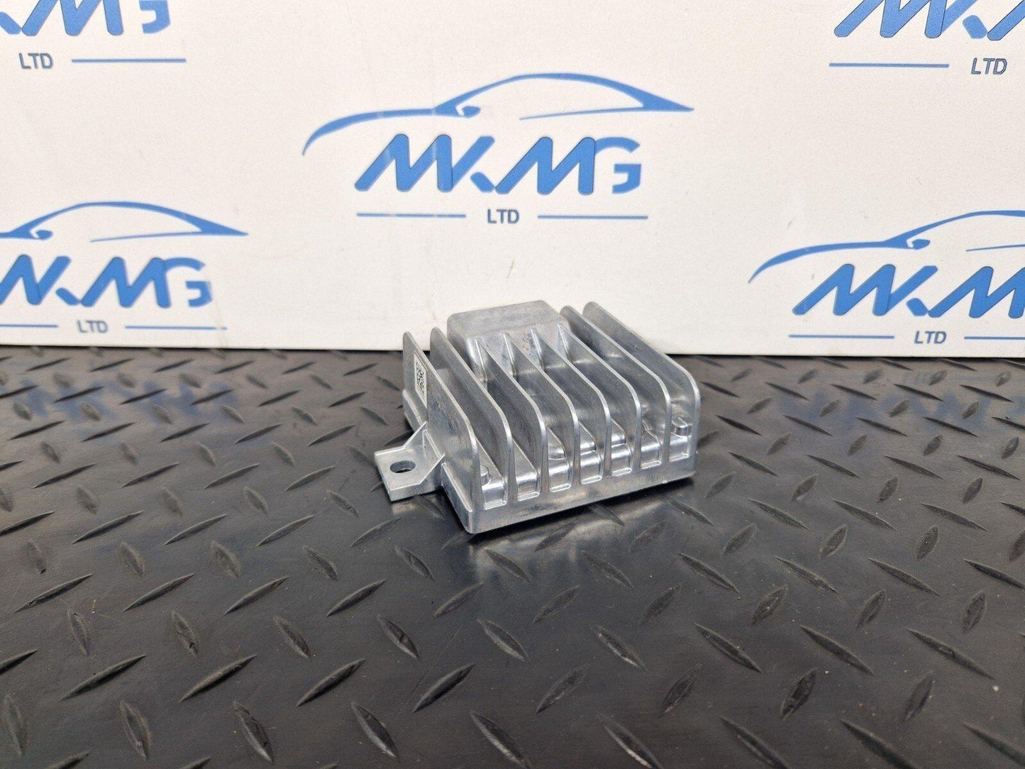 19-ON MERCEDES BENZ CLA C118 HARMAN SOUND AMPLIFIER OEM A2139005932