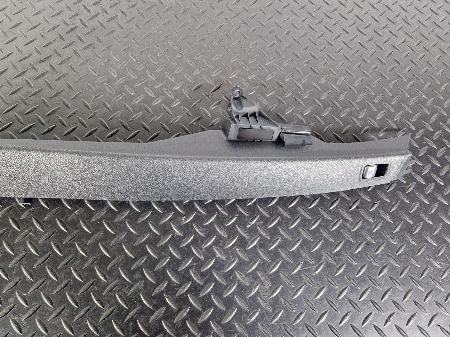 14-21 MERCEDES BENZ W205 REAR LEFT SEAT TRIM & SWITCH A2056906725 A2059058404