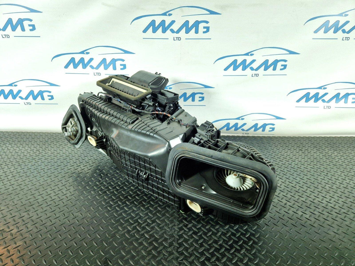14-21 MERCEDES BENZ W205 GENUINE HEATER MATRIX/RADIATOR/CORE A2058306304