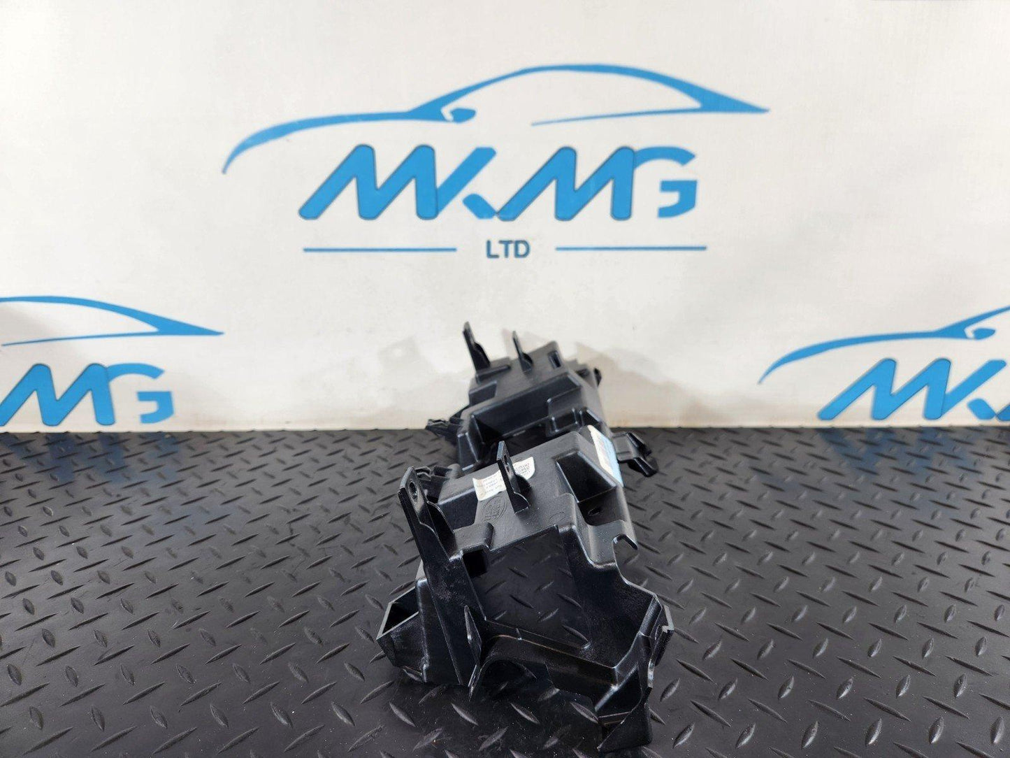 19-ON RANGE ROVER EVOQUE L551 GENUINE RADIO DISPLAY DASH BRACKET K8D218C899A