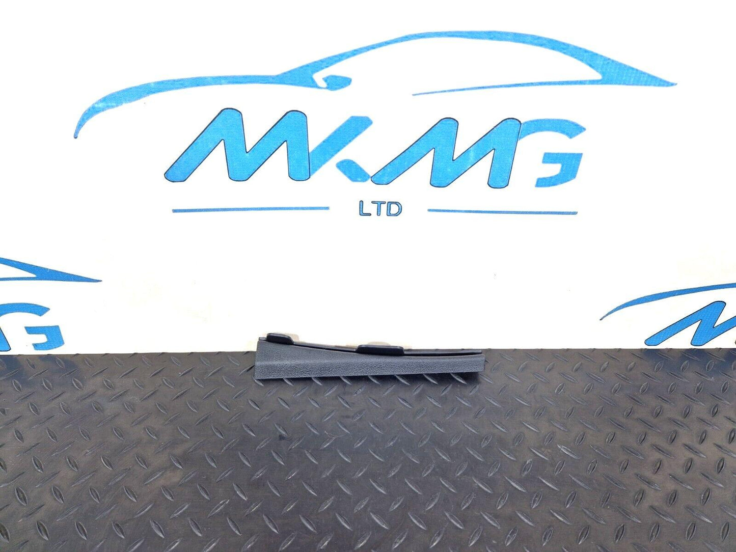 16-19 AUDI A4 B9 GENUINE RIGHT DRIVER SIDE A PILLAR BRACKET 8W0868204