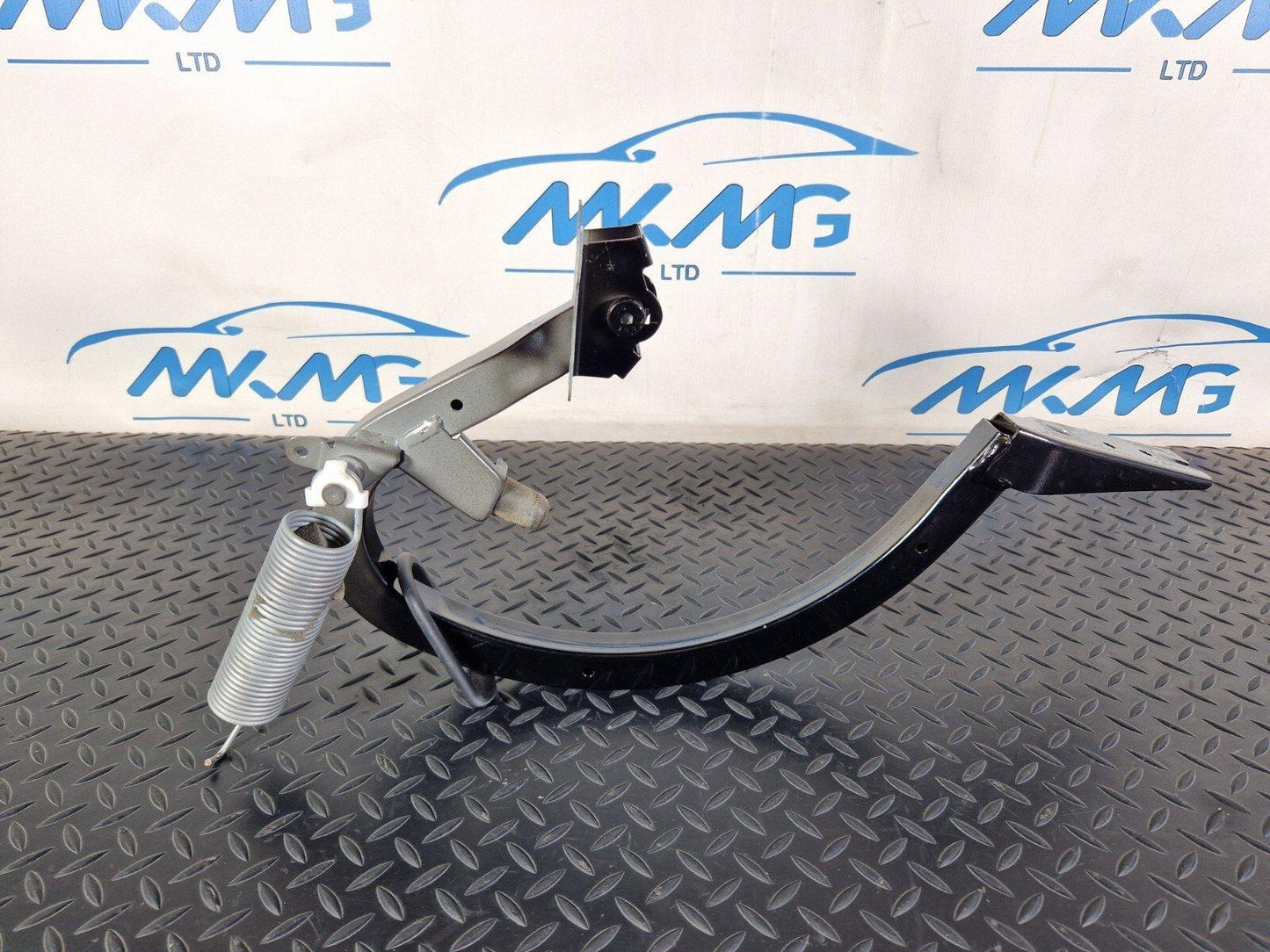 16-24 AUDI A5 F5 COUPE GENUINE REAR TAILGATE BOOTLID HINGE LEFT SIDE 8W6827301
