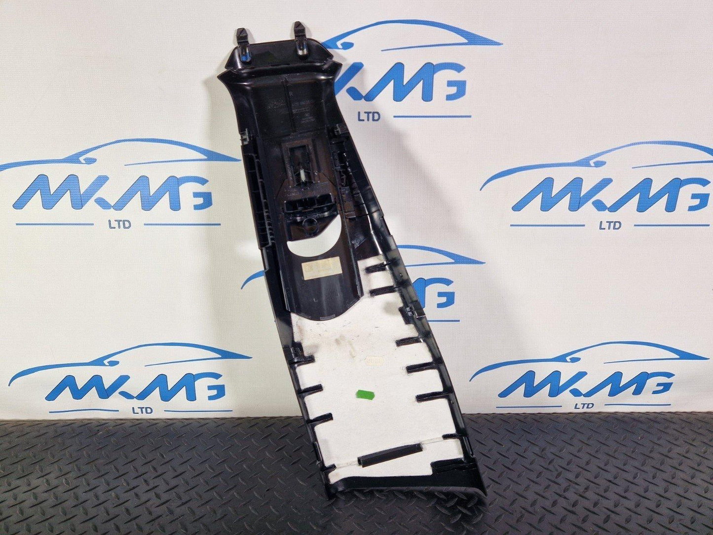 12-18 MERCEDES BENZ W176 OEM B PILLAR TRIM A1766902000 A2466900430