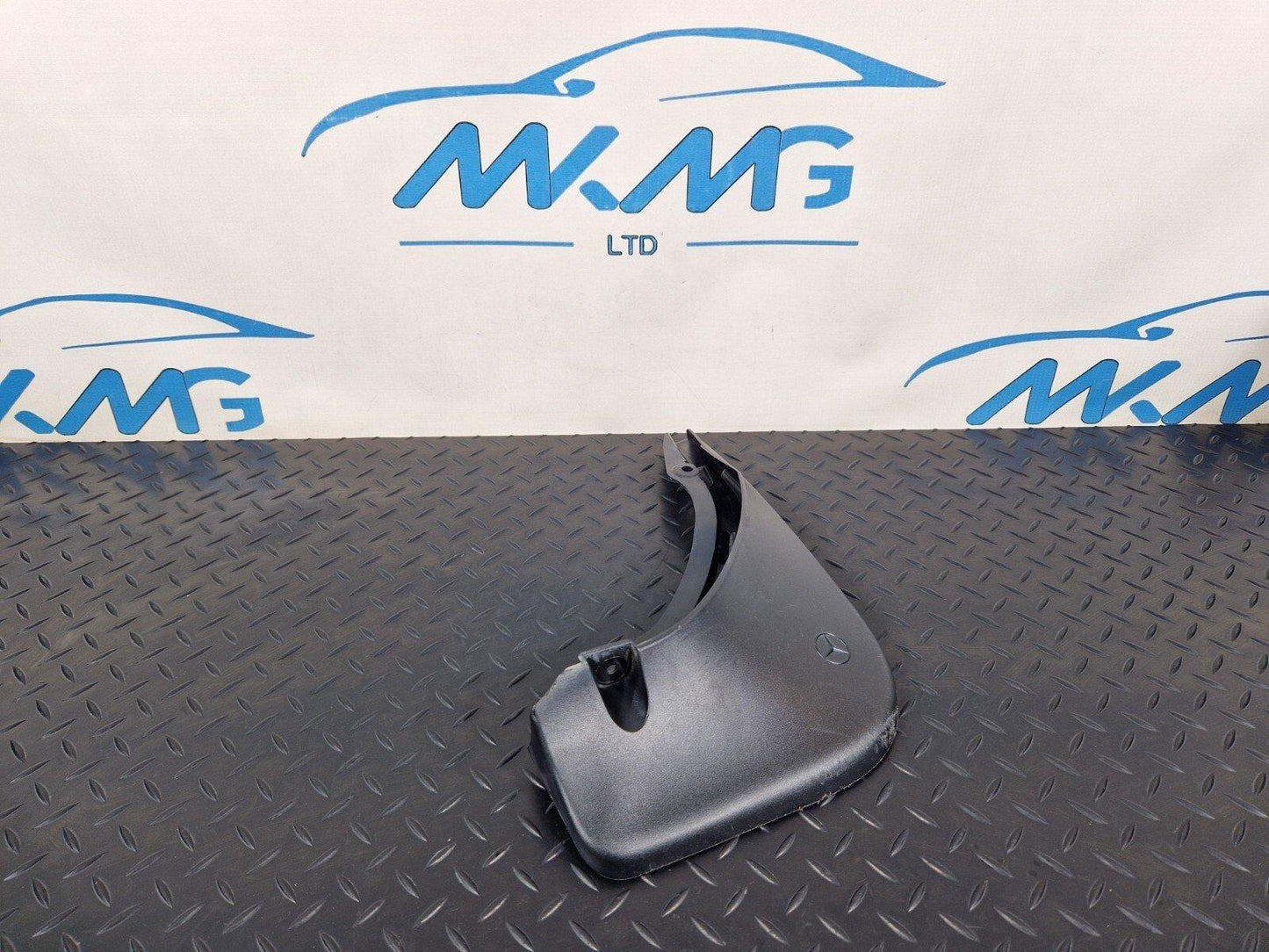 14-21 MERCEDES BENZ C200 W205 SALOON/ESTATE REAR MUD FLAP O/S/N/S A2058900178