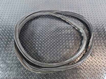 16-22 MERCEDES BENZ X253 BOOT LID TAILGATE RUBBER SEAL GENUINE A2537400078
