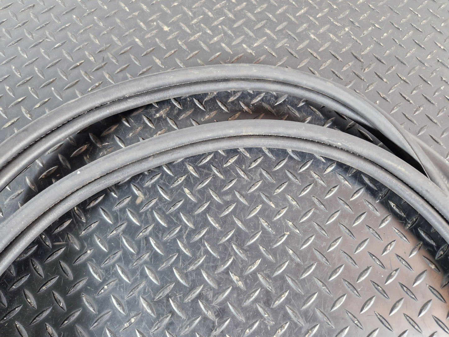 MERCEDES W177 A CLASS BOOT TRUNK LID TAILGATE RUBBER SEAL GASKET A1777402200
