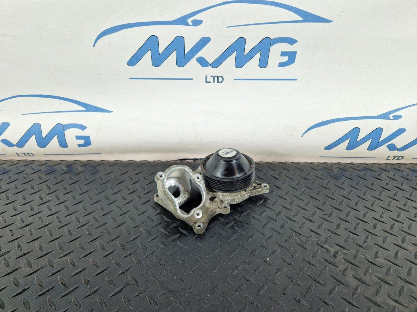 12-18 BMW 3 SERIES F30 LCI GENUINE OEM N57 ENGINE WATER PUMP 8507326