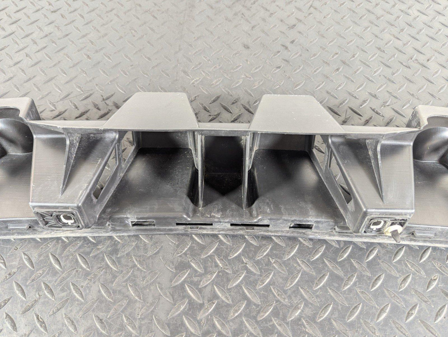 11-19 MERCEDES BENZ ML W166 GENUINE REAR RIGHT BUMPER BRACKET A1668850165
