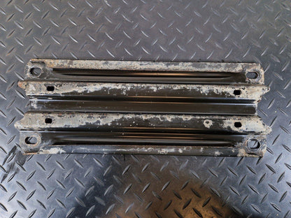 18-ON MERCEDES BENZ A CLASS W177 OEM UNDERBODY PANEL MOUNT BRACKET A1776161900