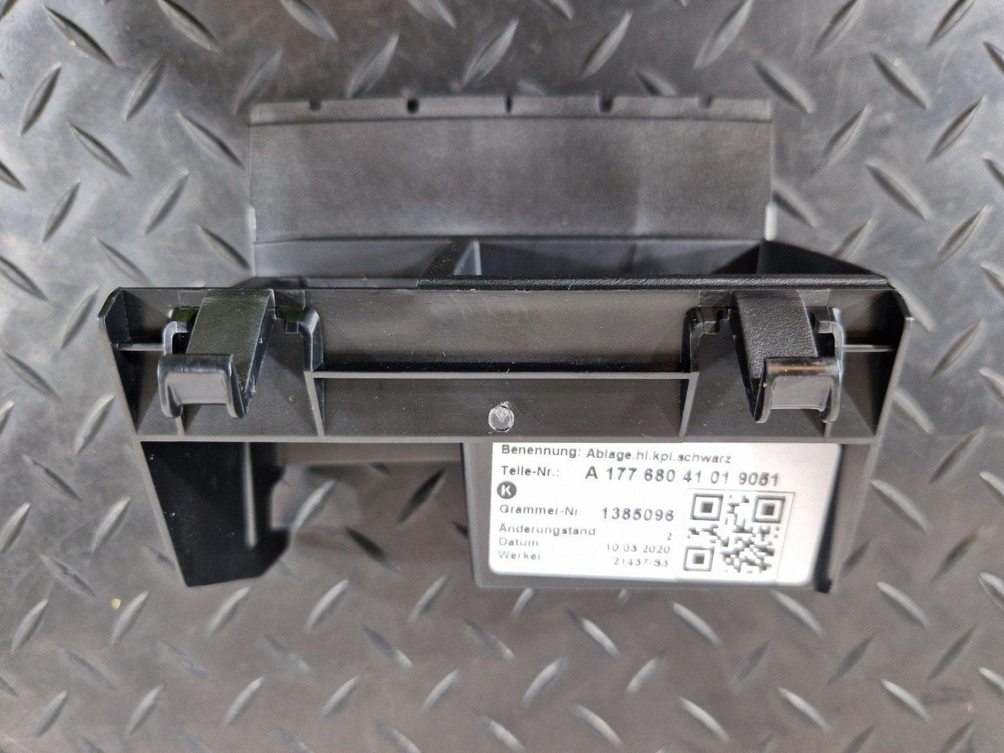18-ON MERCEDES BENZ A CLASS W177 GENUINE CENTER CONSOLE REAR STORAGE TRIM BOX