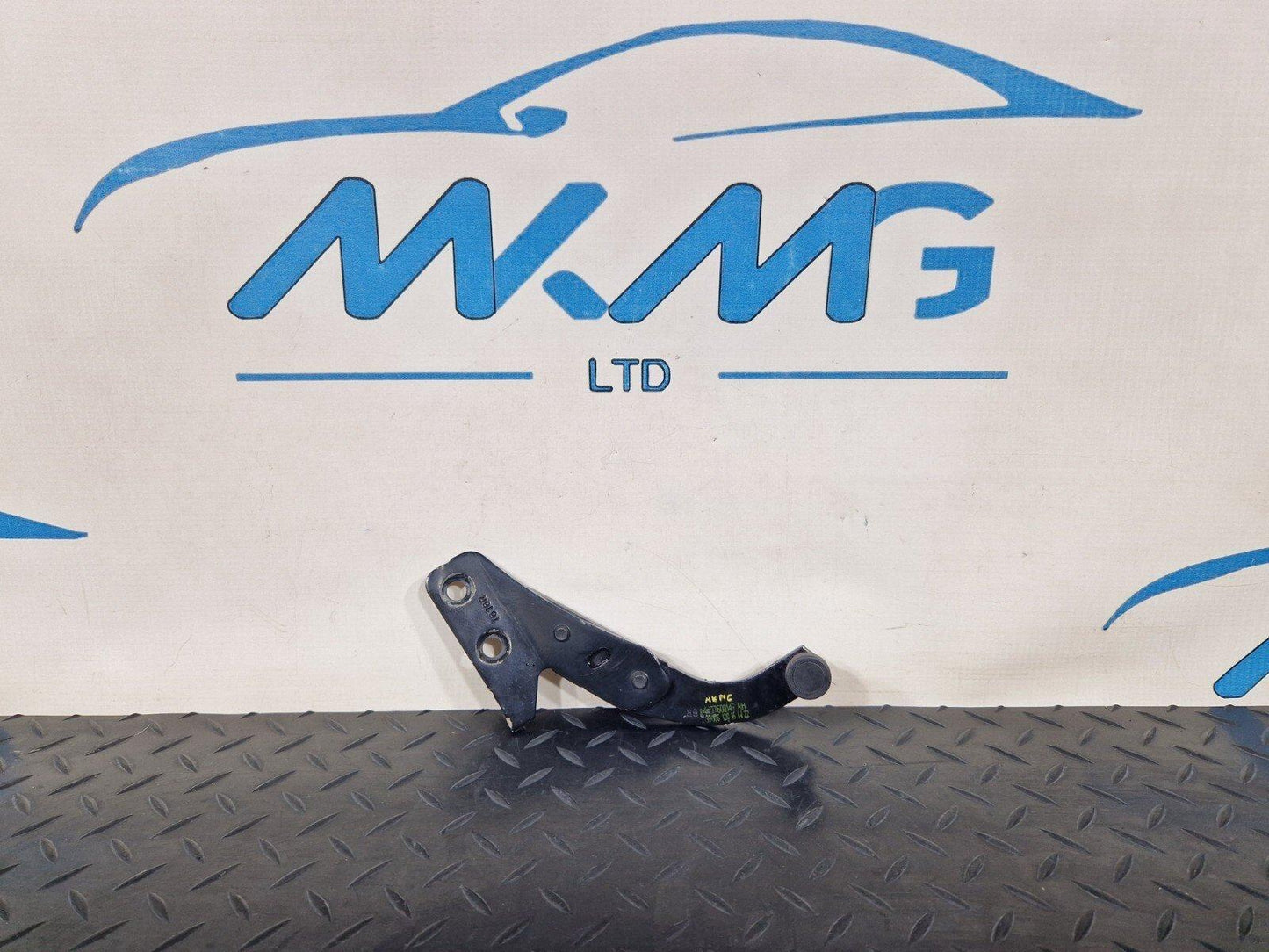 14-23 MERCEDES VITO W447  SLIDING DOOR TOP UPPER ROLLER RIGHT SIDE A4477600147