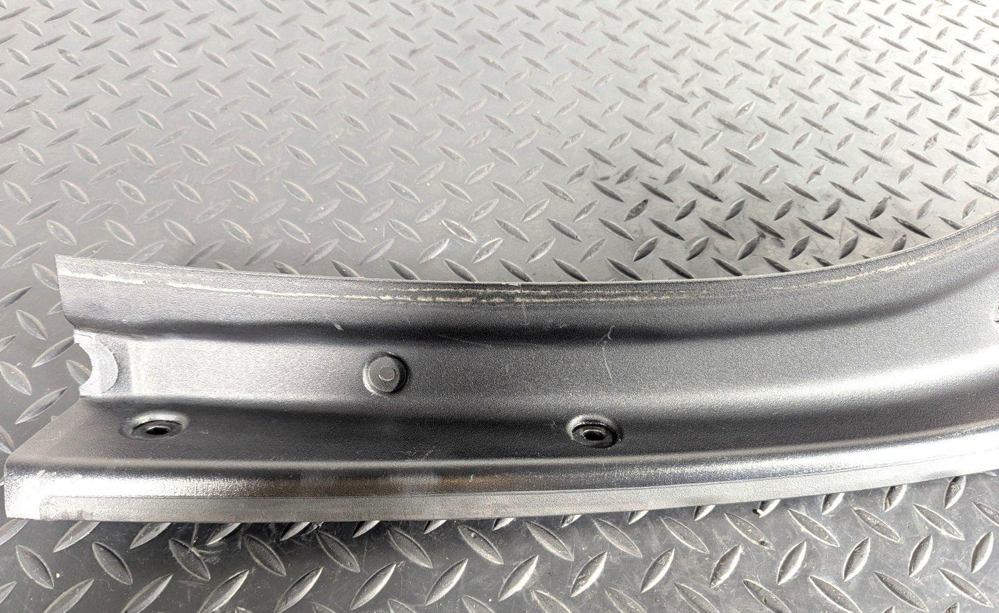11-19 MERCEDES BENZ ML W166 MOULDING TRIM FOR RAIN GUTTER REAR RIGHT A1666930117