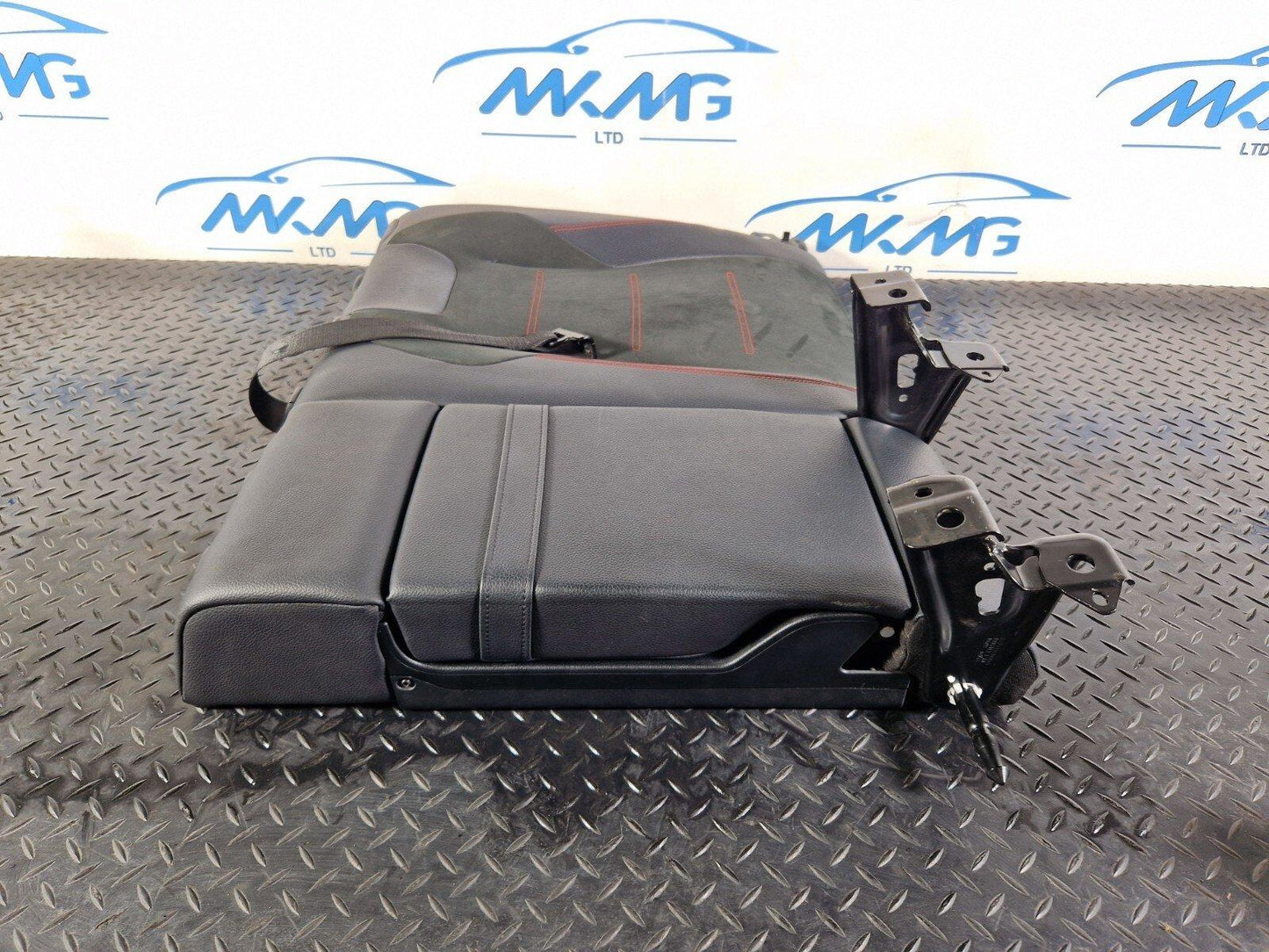 19-ON MERCEDES B CLASS W247 REAR LEFT SIDE DOUBLE SEAT HALF LEATHER BACKREST
