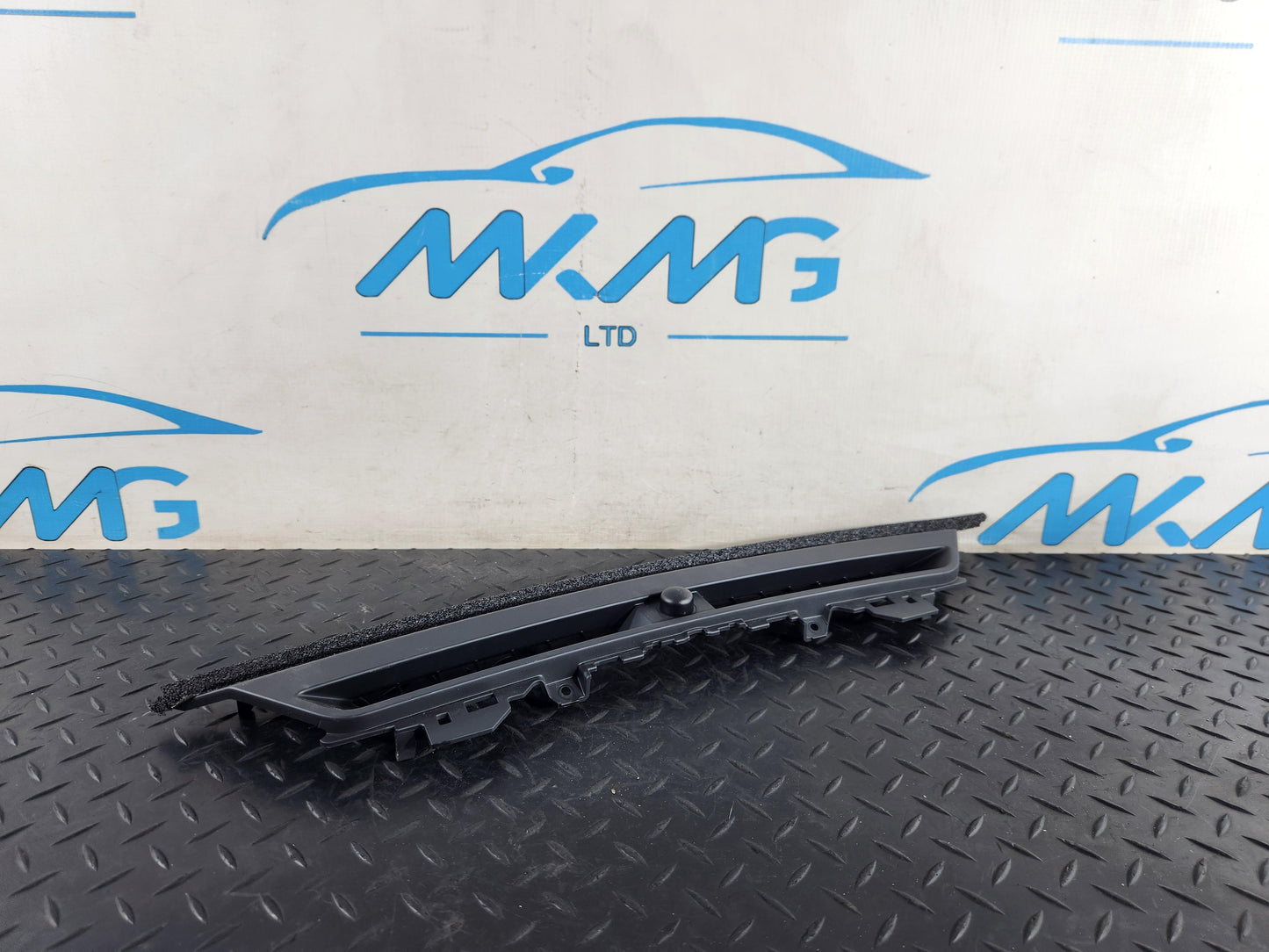 Land Rover Range Rover Evoque L551 SUV Genuine Dashboard Trim K8D2-046B62-A