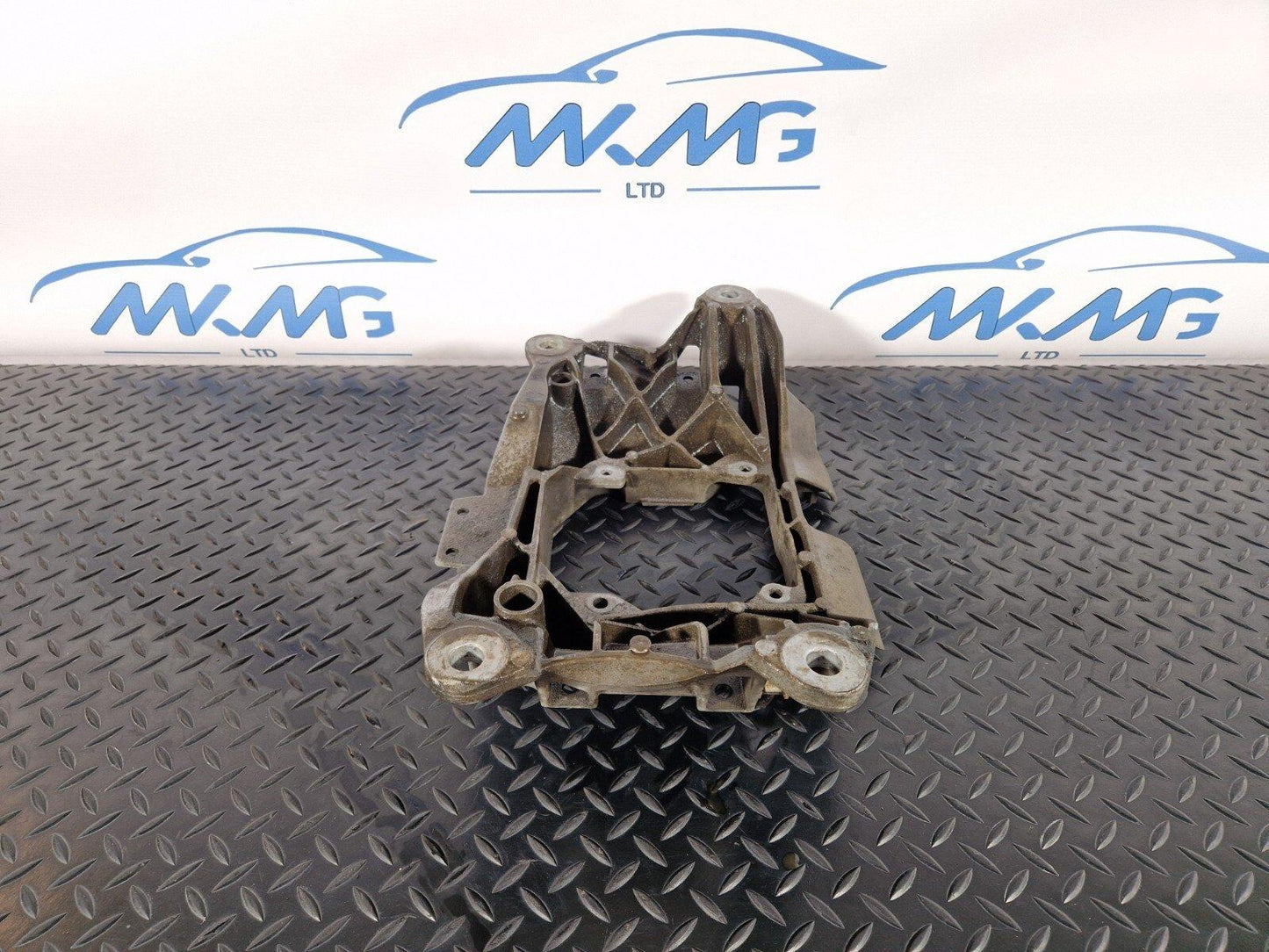 10-18 AUDI A7 4G S-LINE GEARBOX TRANSMISSION BRACKET HOLDER MOUNT 4G0399263R