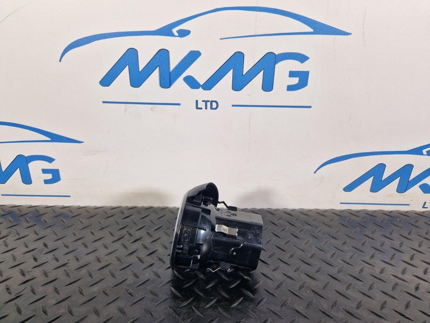 2018-ON MERCEDES A CLASS W177 DASHBOARD AIR VENT RIGHT DRIVER SIDE A17783083007Q
