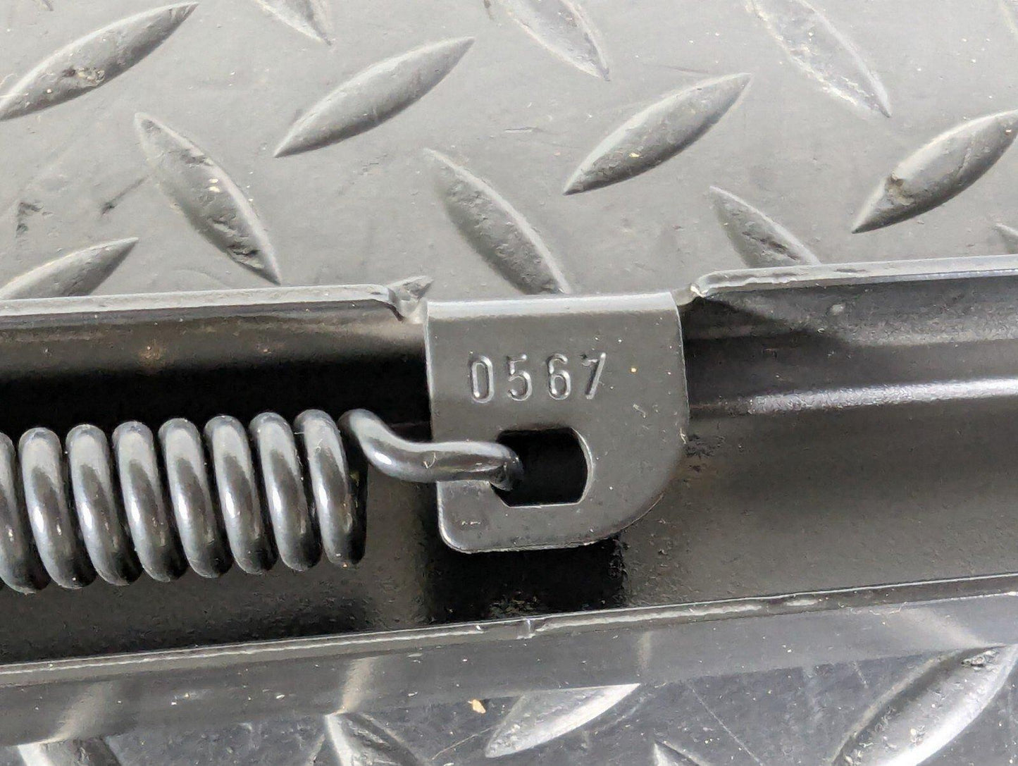 10-17 AUDI A8 4H FRONT LEFT WIPER ARM WITH BLADE 4H2955407A