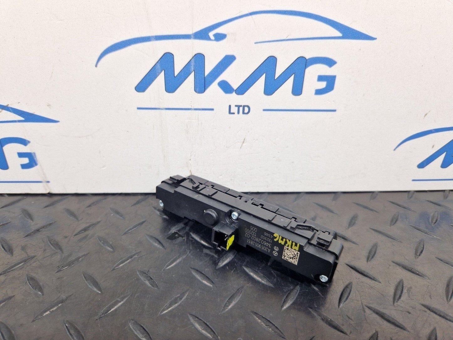 14-21 MERCEDES-BENZ C-CLASS C250D W205 GENUINE OEM SWITCH BLOCK A2059052851