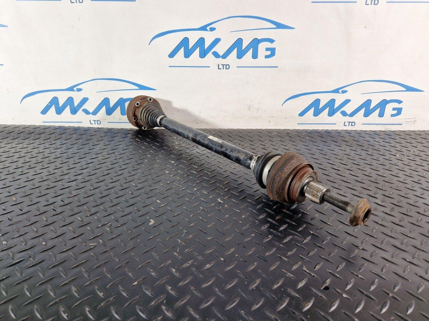 16-19 AUDI A4 B9 GENUINE OEM REAR DRIVESHAFT FITS LEFT & RIGHT 8W0501203D