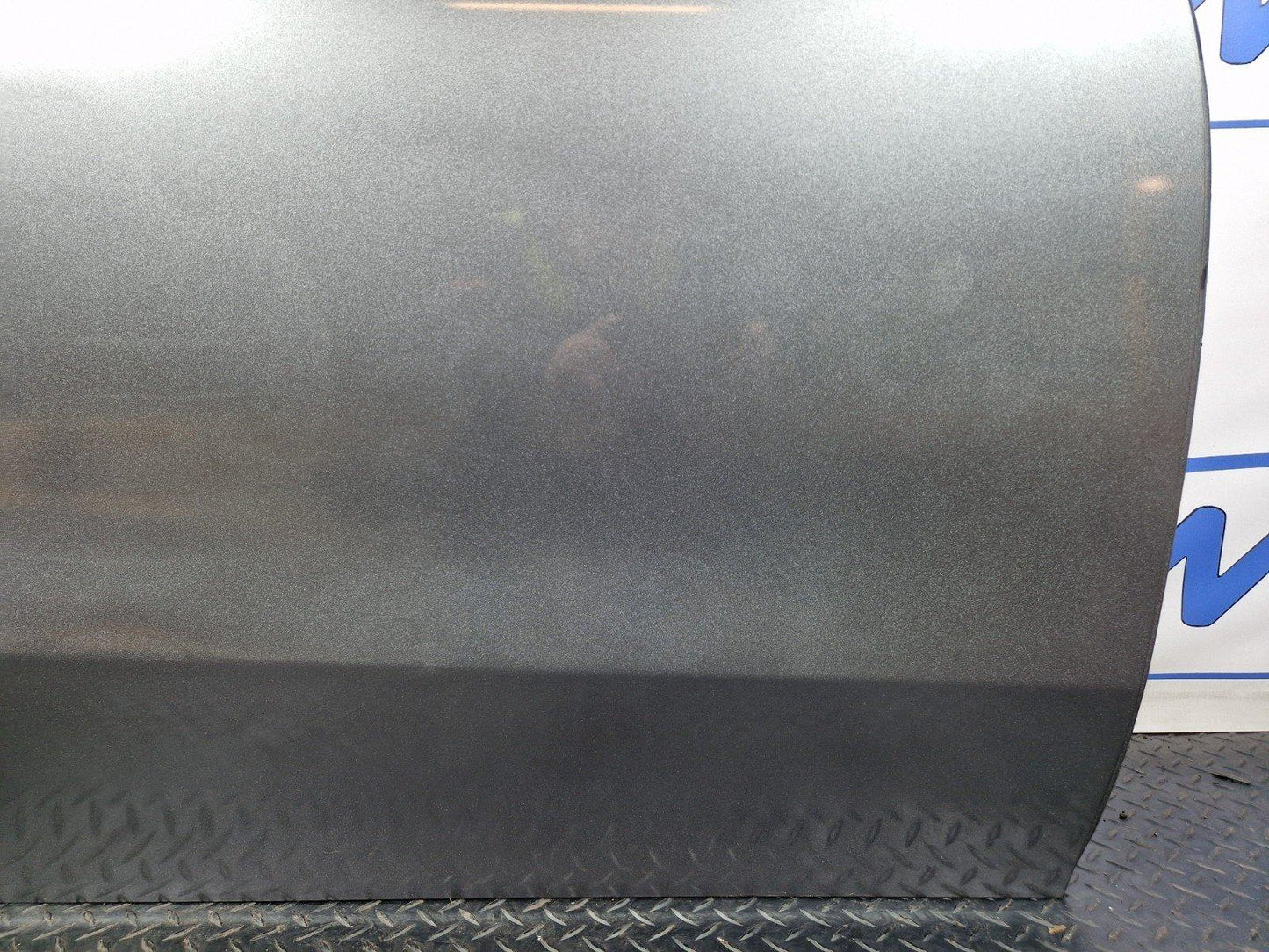 19-ON MERCEDES BENZ B CLASS W247 FRONT RIGHT O/S DRIVER COMPLETE DOOR IN GREY