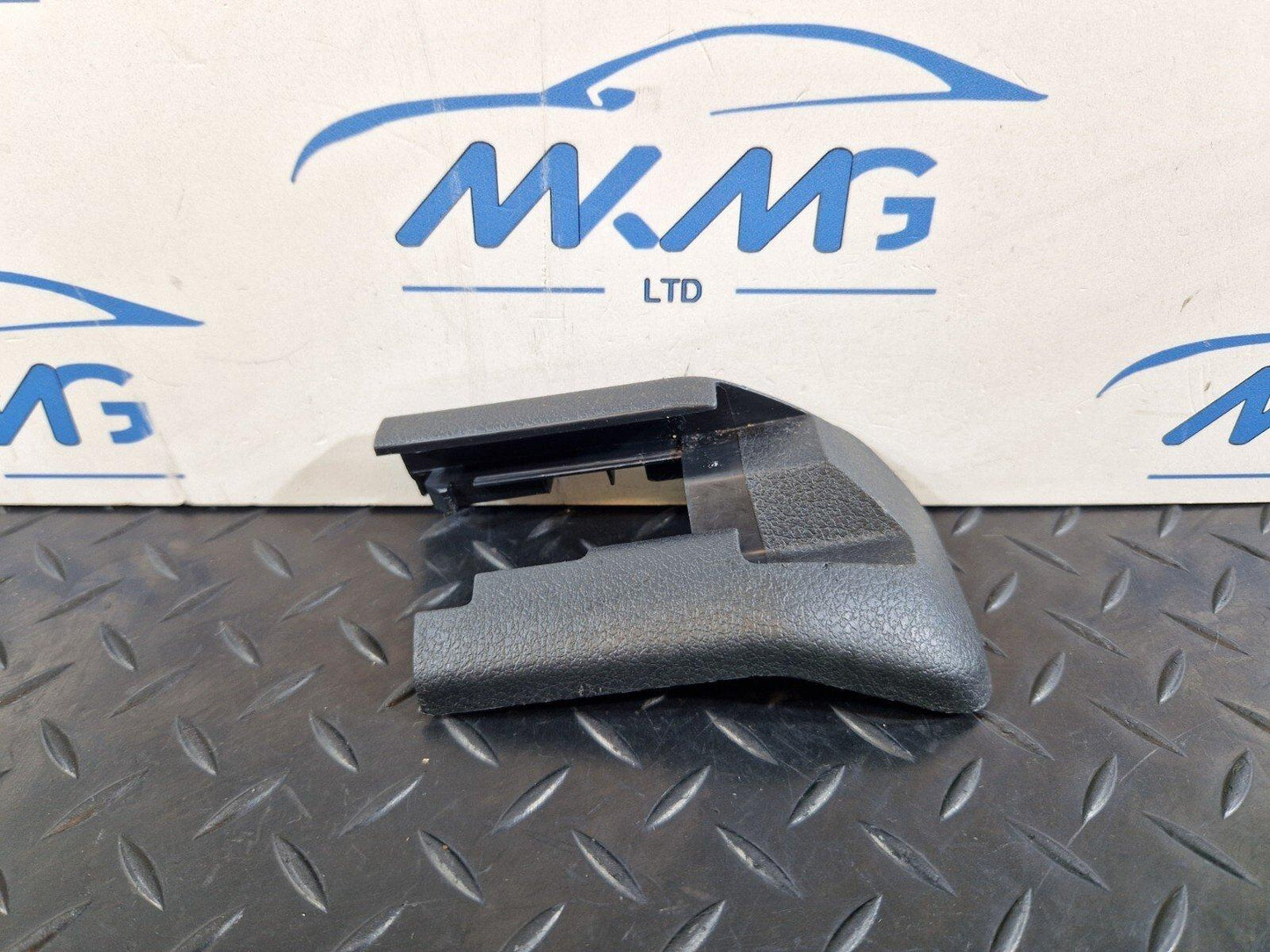 18-ON MERCEDES BENZ A CLASS W177 FRONT RIGHT SEAT RAIL TRIM COVER A1779193800