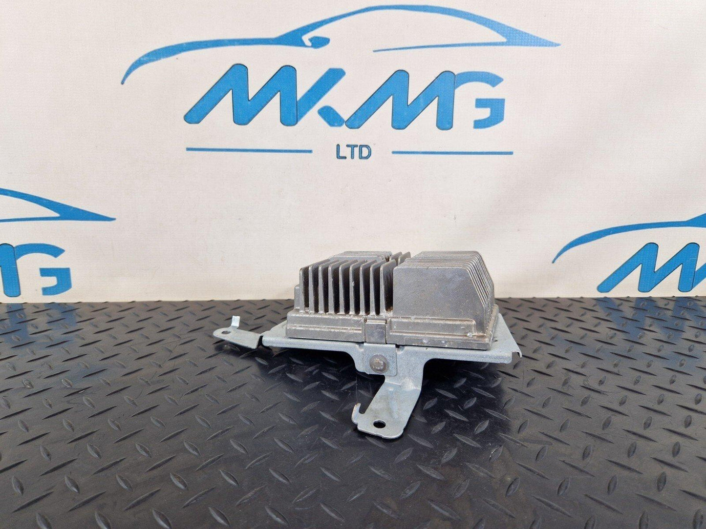 14-21 BMW 2 SERIES GRAN TOURER F46 GENUINE OEM AUDIO AMPLIFIER & BRACKET 9380197