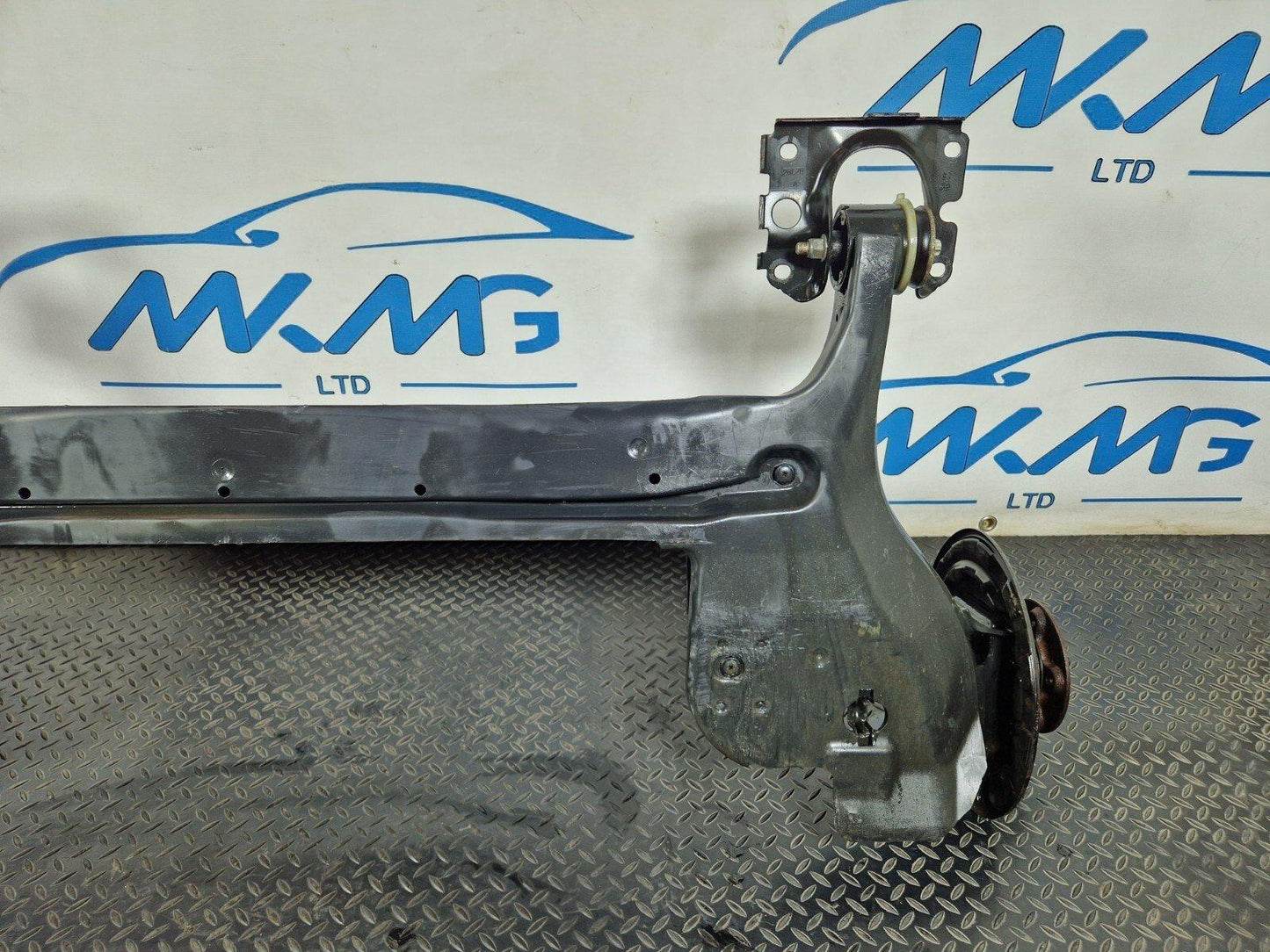 19-ON MERCEDES CLA E250e C118 GENUINE REAR AXLE WITH WHEEL BEARING 11858413000