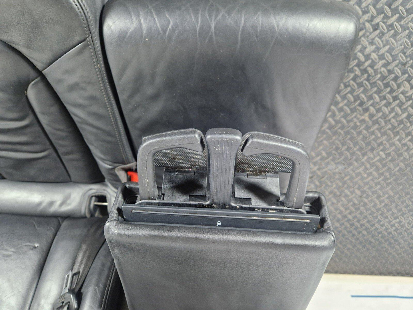 10-15 AUDI Q7 4L GENUINE REAR LEFT SEATS 2ND ROW 4L0890037
