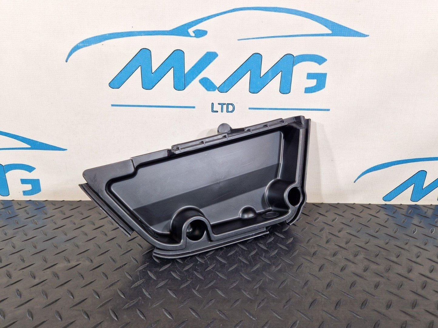 14-21 MERCEDES BENZ W205 BOOT RIGHT LOAD COMPARTMENT FLOOR TRAY A2056804203