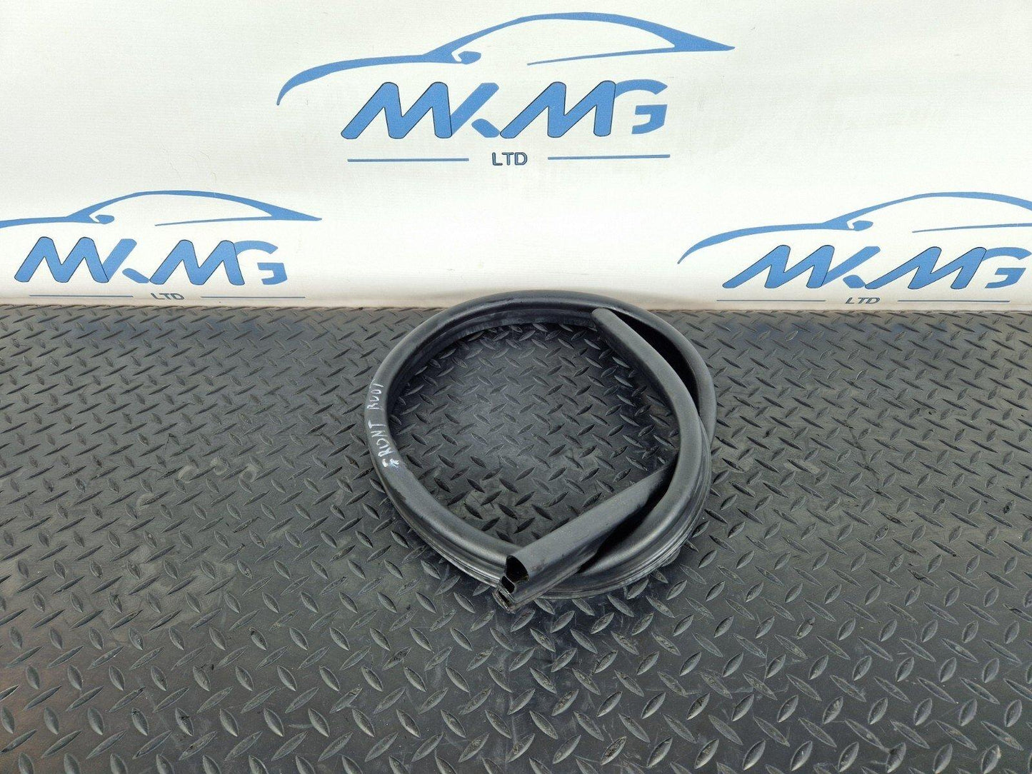 16-24 AUDI A5 F5 COUPE GENUINE FRONT HOOD BONNET RUBBER SEAL 8W0823723A