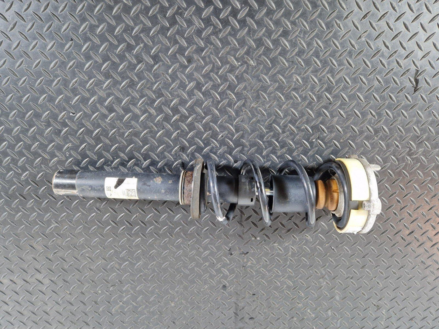 16-19 AUDI A4 B9 FRONT COMPLETE SHOCK ABSORBER FITS BOTH SIDES 8W0413031BA